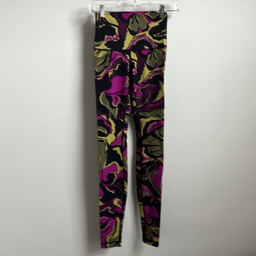 Lululemon Jungle Camo Patterned Leggings like new!!